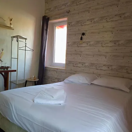 Oda ve Kahvaltı L'entracte Saint-Paul-du-Bois